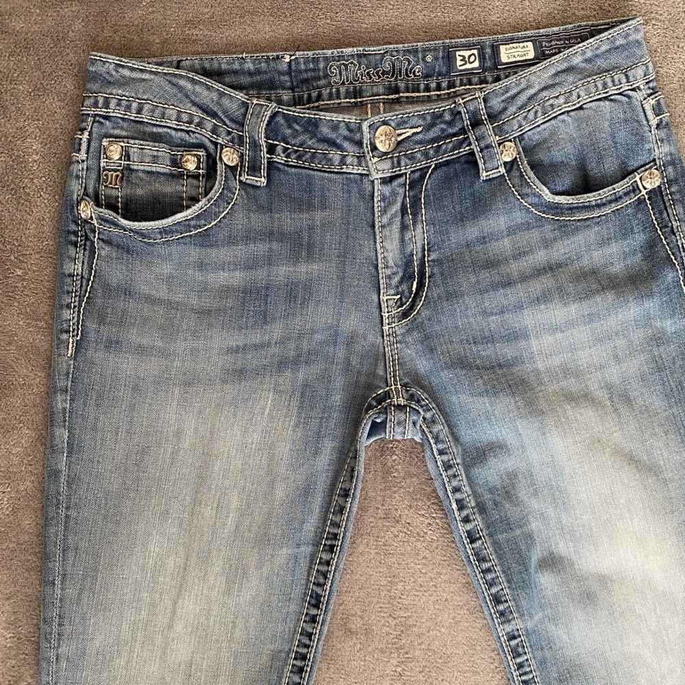 Miss Me Signature Straight Jeans 30x33 Blue Embroidered Sequin Low Rise Denim - Picture 8 of 16